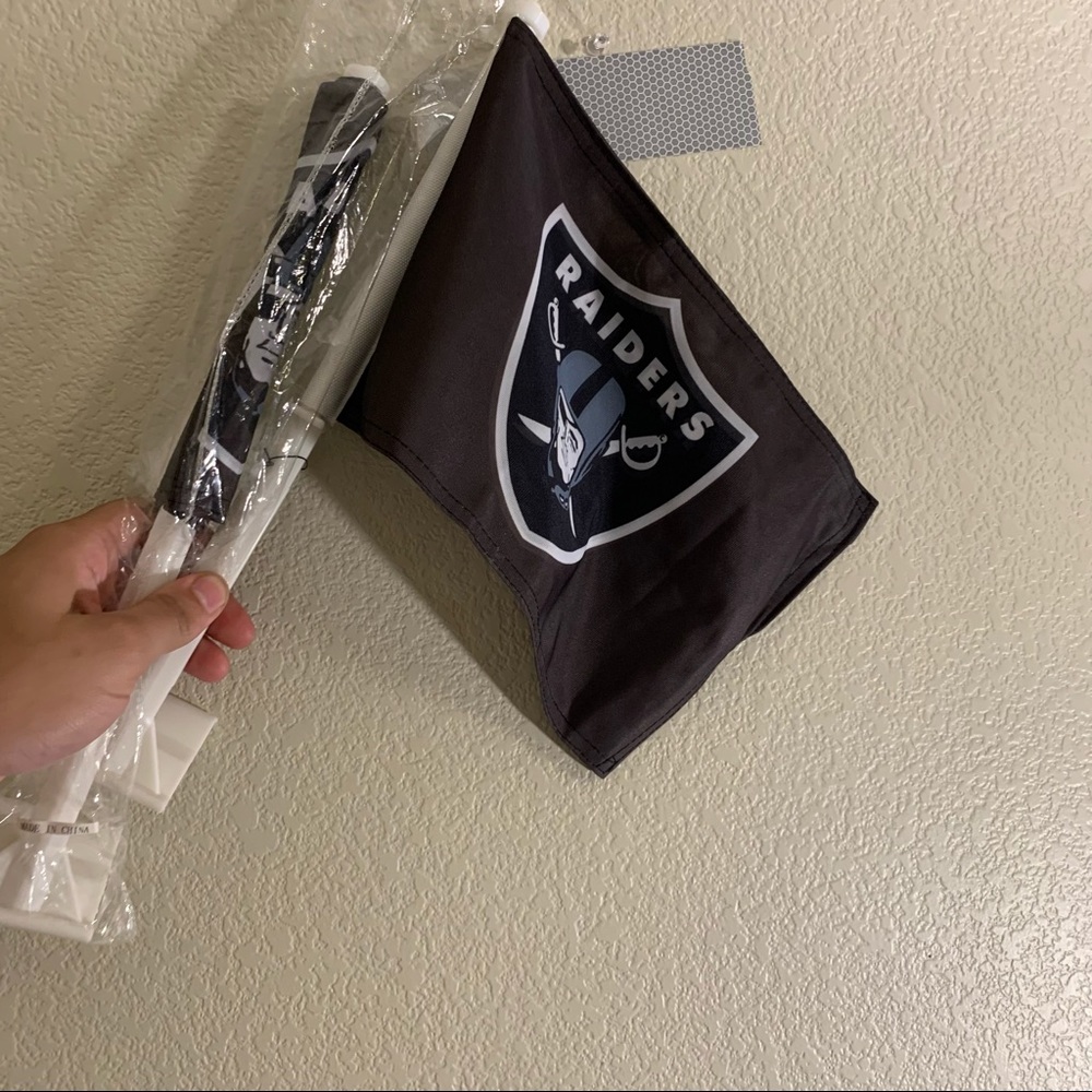 Raiders car flag